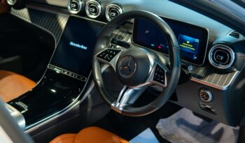 
									Mercedes-Benz C-Class C 200 full								