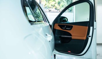 
									Mercedes-Benz C-Class C 200 full								