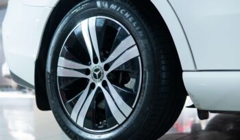 
									Mercedes-Benz C-Class C 200 full								