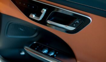 
									Mercedes-Benz C-Class C 200 full								