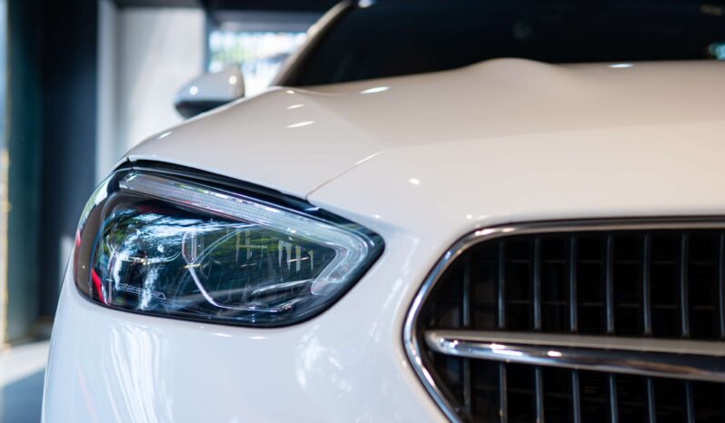 
								Mercedes-Benz C-Class C 200 full									