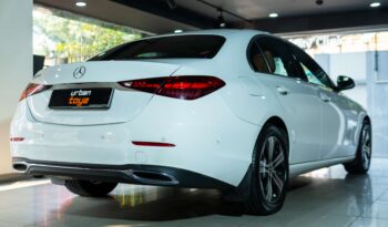 
									Mercedes-Benz C-Class C 200 full								