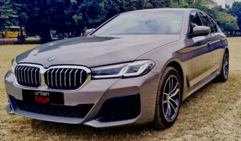 
									BMW 5 Series 530i M Sport full								