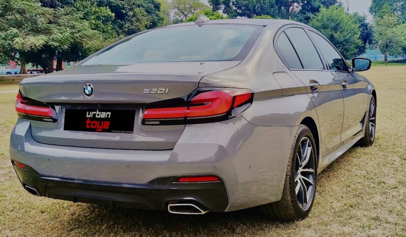 
								BMW 5 Series 530i M Sport full									