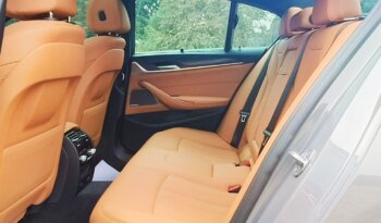 
									BMW 5 Series 530i M Sport full								