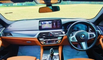 
									BMW 5 Series 530i M Sport full								